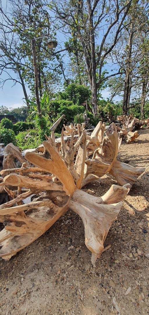 meuble-meubelen-teak-hout-dinning-table-wholesale-teak-root-kayu-jati-manufacturer-furniture-from-indonesia-mirror-bar-table-craft-wooden-craft-old-wood-special-for-market