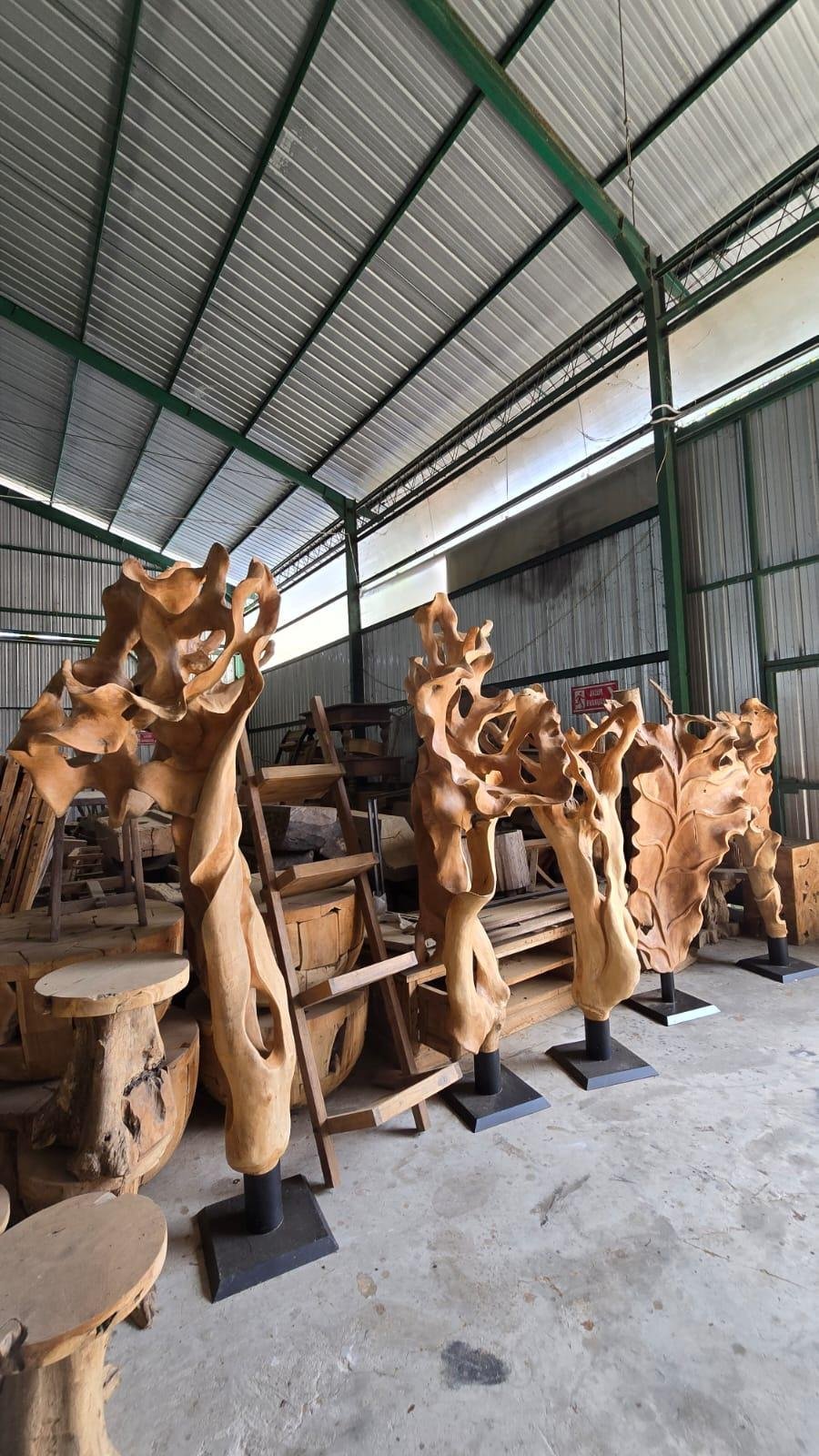 Teak-furniture-reclaimed-teak-chair-recycle-teak-from-indonesia-jepara-blora-sjp-antiek-saranajatiperkasa-old-furniture-bench-table-coffe-table-cabinet-cheap-price-high-quality